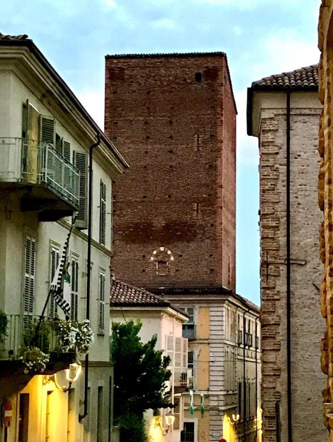 Appartamento In Centro Storico "La Casa Di Cri" Asti Extérieur photo