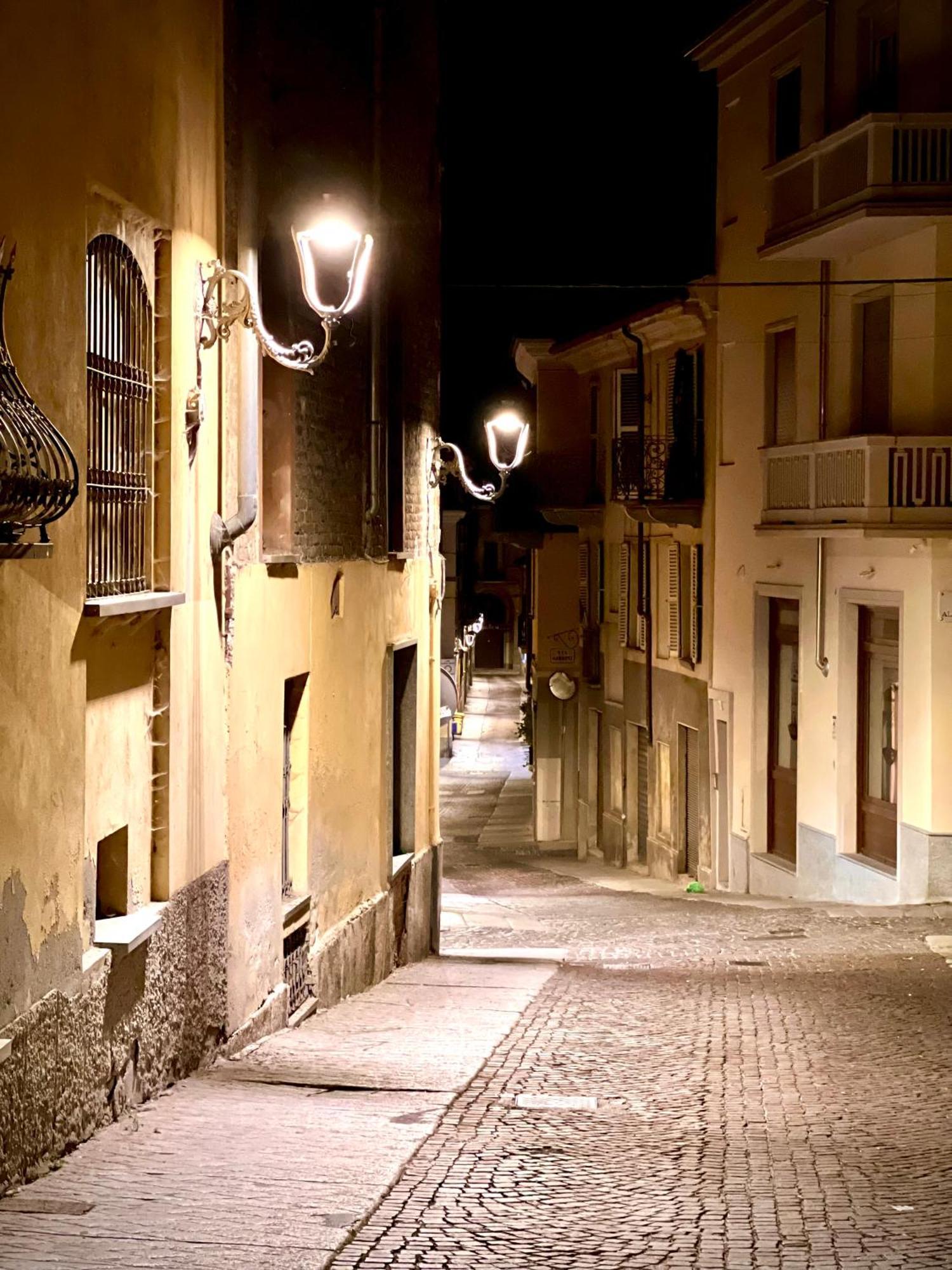 Appartamento In Centro Storico "La Casa Di Cri" Asti Extérieur photo