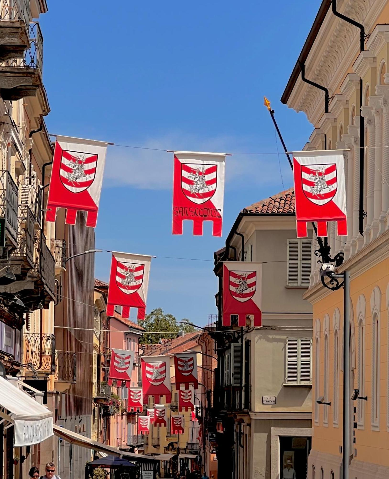 Appartamento In Centro Storico "La Casa Di Cri" Asti Extérieur photo